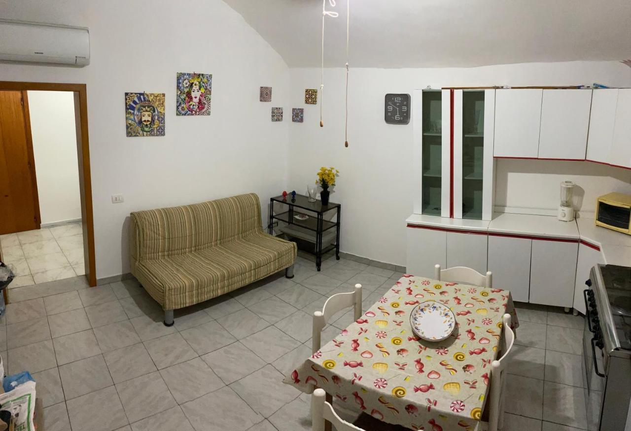 Cucchiara Apartment Catania Bagian luar foto