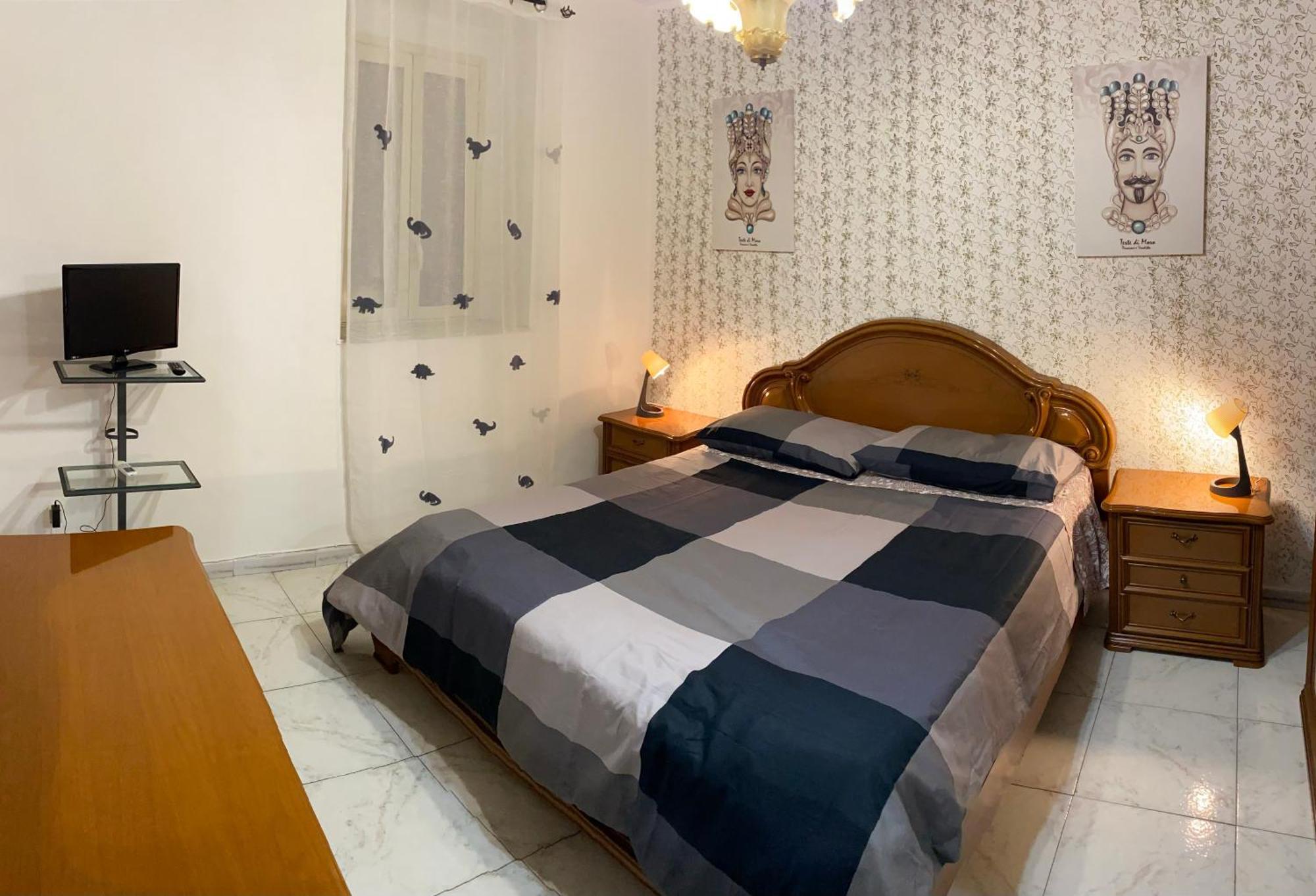 Cucchiara Apartment Catania Bagian luar foto
